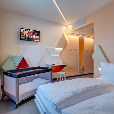Meininger Hotel Heidelberg Hauptbahnhof ภายนอก รูปภาพ