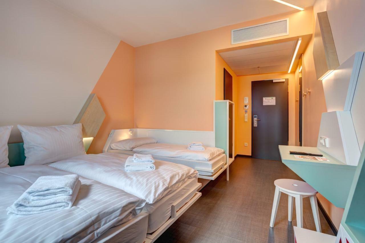 Meininger Hotel Heidelberg Hauptbahnhof ภายนอก รูปภาพ